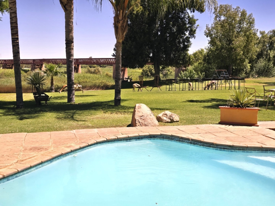 Commercial Property for Sale in Middelpos Northern Cape